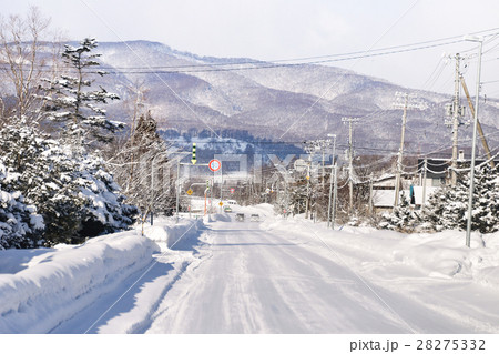 powder snow on a road in Sapporo, Hokkaido Japan powder snow on a road in Sapporo, Hokkaido Japan 28275332