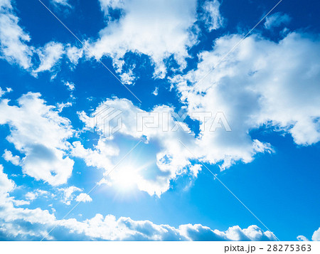 太陽と青空の写真素材