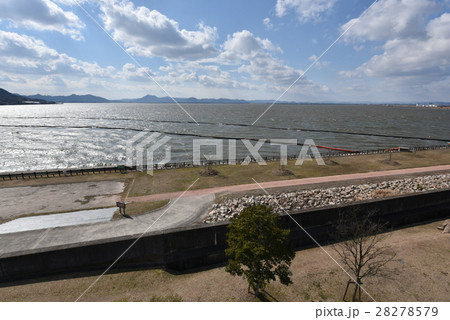 冬晴れの児島湖 岡山県岡山市南区 冬晴れの児島湖 岡山県岡山市南区 28278579