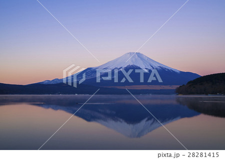 雪を冠る富士山 山中湖 雪を冠る富士山 山中湖 28281415