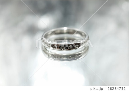 Women's silver ring with a diamond 28284752