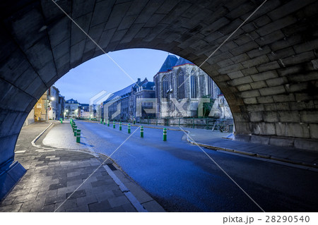 under an bridge 28290540