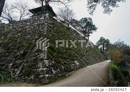 秋の高知城の天守閣の風景 秋の高知城の天守閣の風景 28292427