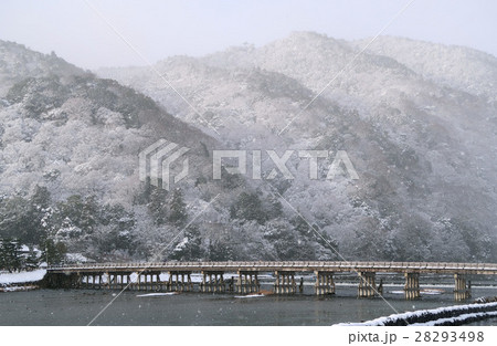 嵐山の雪景色・京都 28293498