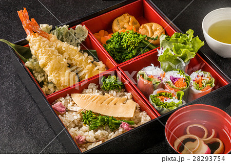 行楽弁当　 Food of good holiday making lunch box 28293754