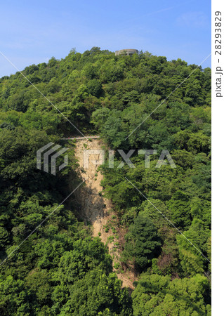 展望台下の土砂崩れ 糸山公園 の写真素材 2939