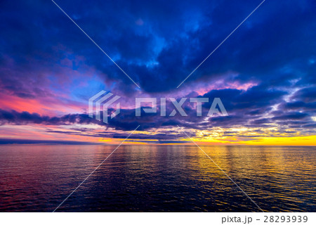 Colorful dramatic sunset above Glenelg Beach Colorful dramatic sunset above Glenelg Beach 28293939
