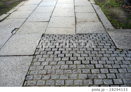 神社の石畳 神社の石畳 28294133