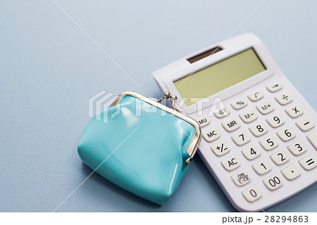 財布と電卓 28294863