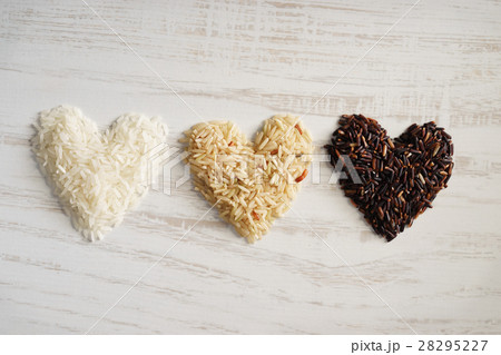long grain rice,brown rice, healthy concept. long grain rice,brown rice, healthy concept. 28295227