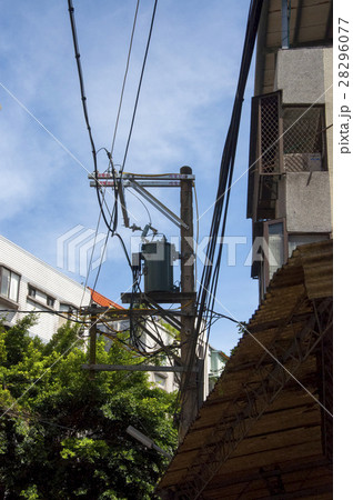 青空と白い雲 いい天気 快晴 28296077