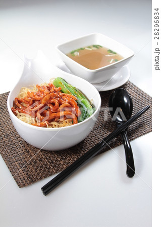 chili pork noodles chili pork noodles 28296834