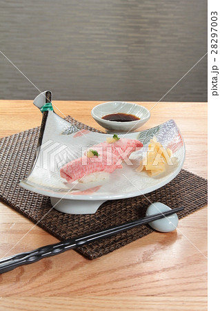 japanese beef belly sushi 28297003