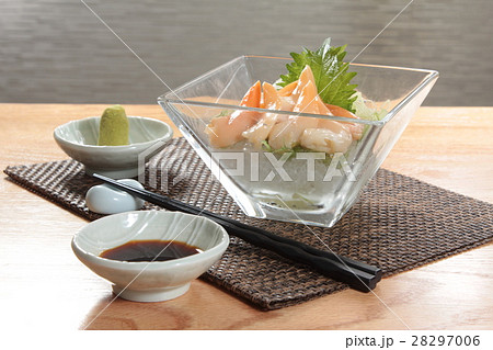 surf clam sashimi 28297006