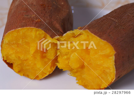 焼き芋イメージ　安納芋 28297966