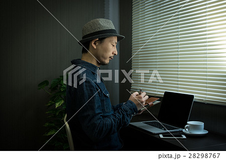 ライフスタイル　男性 28298767