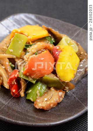 おいしい煮野菜盛り合せ おいしい煮野菜盛り合せ 28302035