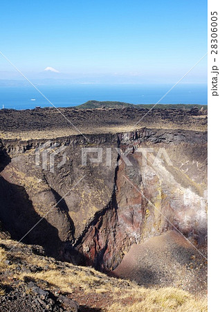 三原山山頂中央火孔／伊豆大島 28306005