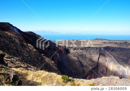 三原山山頂中央火孔 28306009