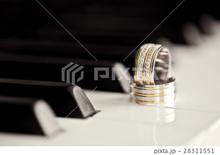 very beautiful wedding rings  28311551