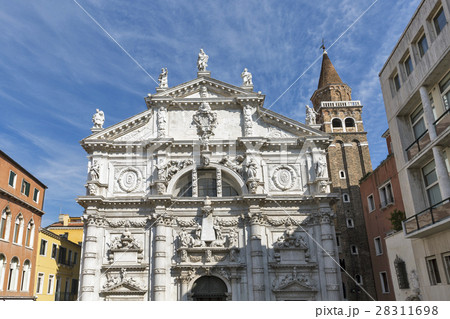 Campo San Moise and Chiesa di San Moise in Venice. Campo San Moise and Chiesa di San Moise in Venice. 28311698