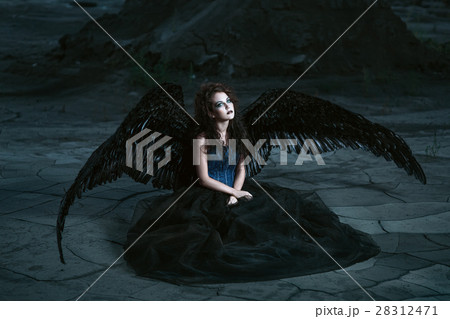Angel with black wings 28312471