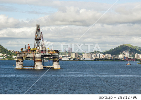 Brazil - Oil Rig In Guanabara Bay - Rio de Janeiro Brazil - Oil Rig In Guanabara Bay - Rio de Janeiro 28312796