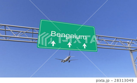 Twin engine commercial airplane arriving to 28313049