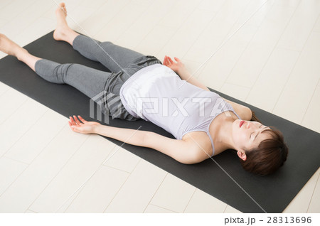 シャバアーサナ 28313696