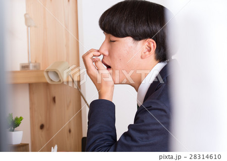 あくびをする高校生 あくびをする高校生 28314610