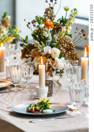 Easter table Easter table 28315350