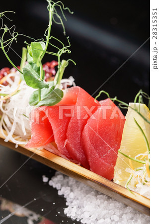 sashimi sashimi 28315351