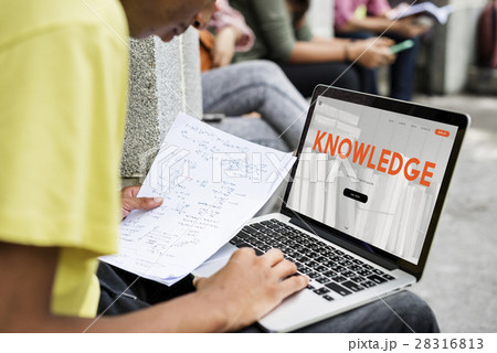 Distance learning online webpage interface Distance learning online webpage interface 28316813