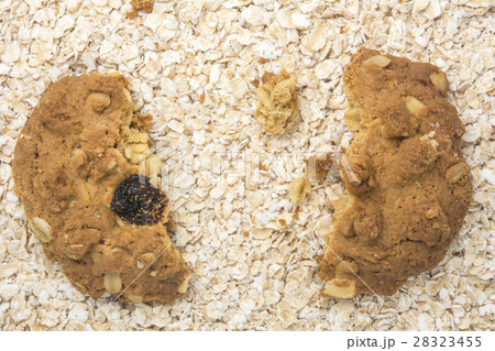 Top view of oatmeal cookies Top view of oatmeal cookies 28323455