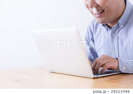 男性 鼻血 男性 鼻血 28323499