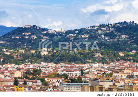 neighborhood of Florence city on green hill 28325161