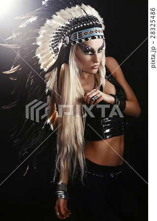 Go-go dancer with roach on her head 28325486