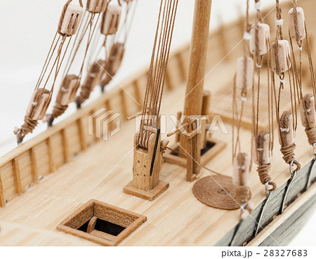 wooden ship model 28327683