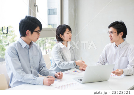 ビジネスシーン ミーティング 28328321