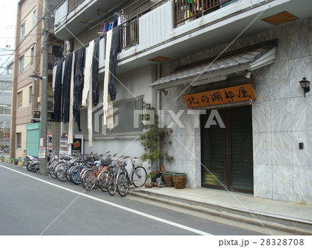 相撲部屋が点在する江東区清澄の風景 28328708