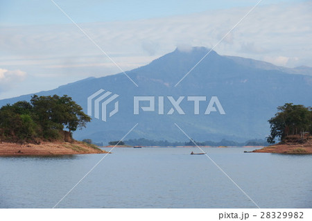 ナムグム湖 28329982