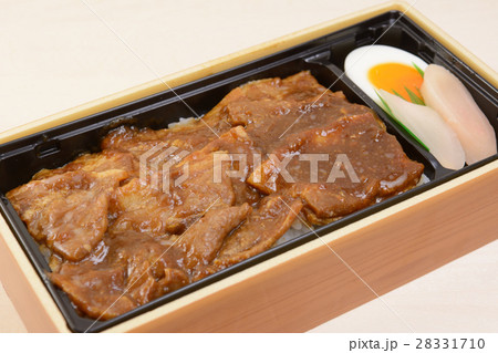 おいしい八丁味噌仕立て豚カルビ重 28331710