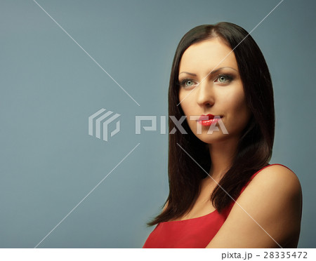 Cute woman fashion model 28335472