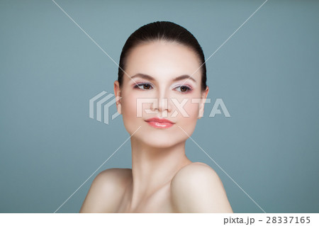 Healthy Woman with Cute Face and Clear Skin  28337165