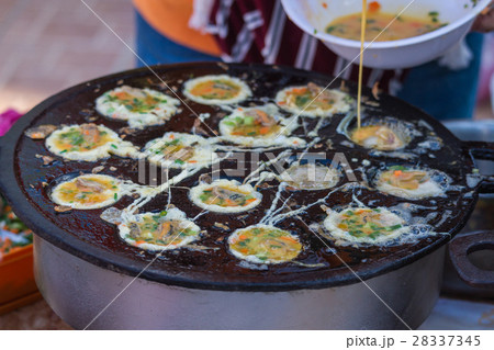 Traditional Thai desserts 'Knmcrk' 28337345