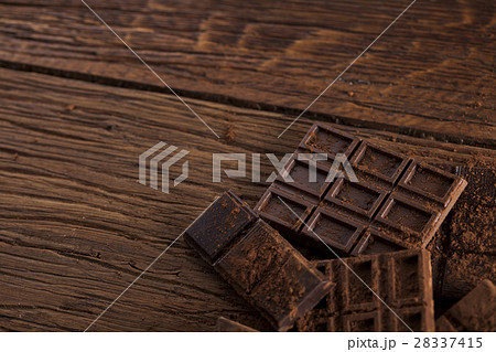 Bars Chocolate , candy sweet, dessert food  28337415