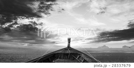 Island trip by boat with sunrise 28337679