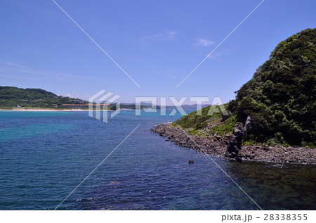 角島大橋から見る鳩島と海士ケ瀬戸 28338355
