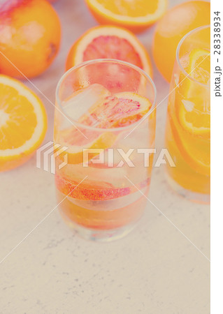 Summer citrus drinks 28338934