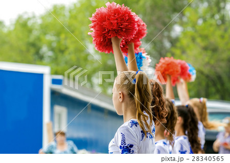 group of young girls cheerleader 28340565
